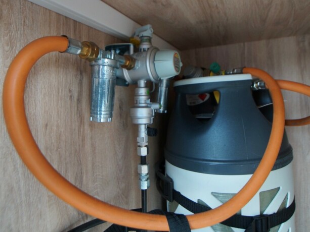 eura-mobil-il-655-eb-b-f248rerkort-god-nyttelast-2enkle-senger-senkeseng-alde-vannb229ren-varme-fuktgasstest-diesel-2018-big-12