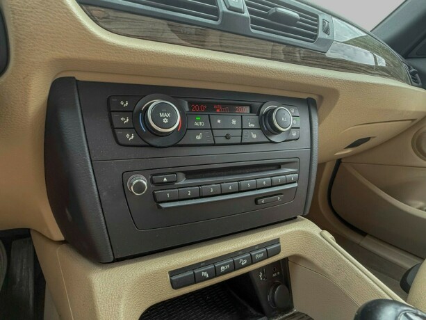 bmw-x1-diesel-2012-big-28