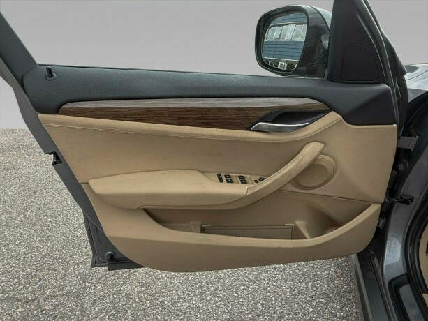 bmw-x1-diesel-2012-big-15