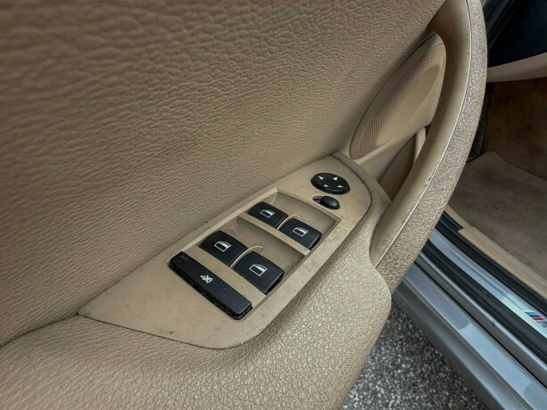 bmw-x1-diesel-2012-big-16