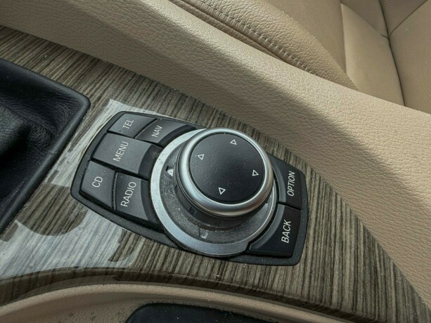 bmw-x1-diesel-2012-big-25