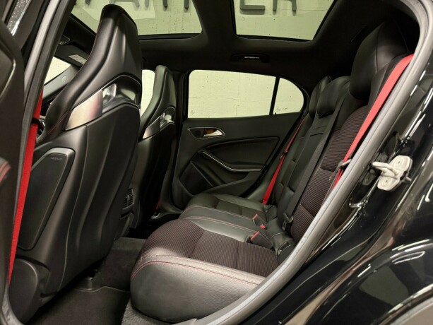 mercedes-benz-gla-bensin-2015-big-16
