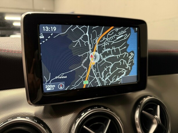 mercedes-benz-gla-bensin-2015-big-17