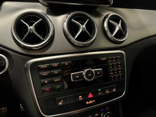 mercedes-benz-gla-bensin-2015-big-21