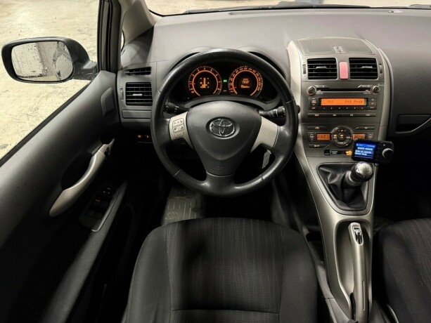 toyota-auris-bensin-2008-big-10