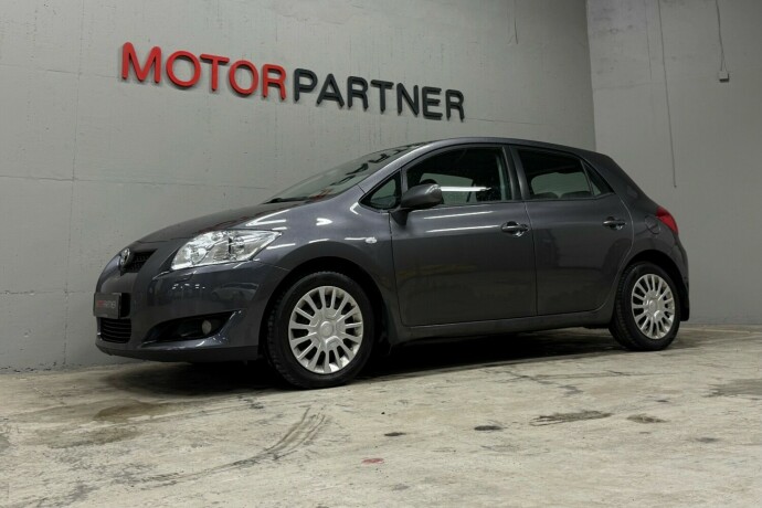 toyota-auris-bensin-2008-big-0