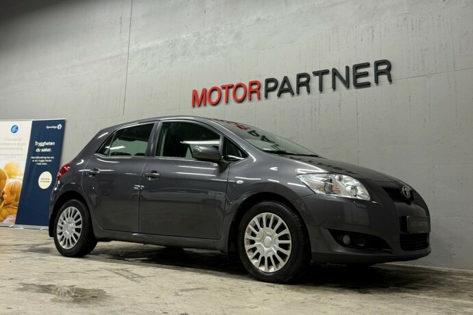 toyota-auris-bensin-2008-big-8