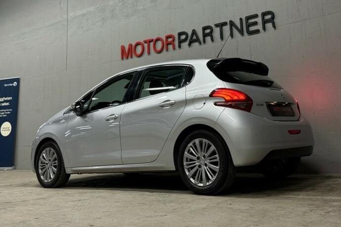 peugeot-208-bensin-2016-big-4