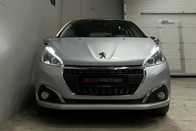 peugeot-208-bensin-2016-big-1