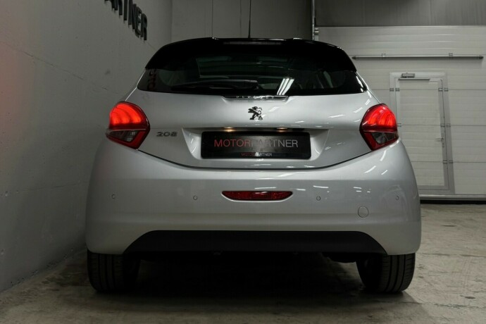 peugeot-208-bensin-2016-big-5
