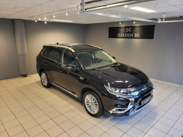 mitsubishi-outlander-elektrisitetbensin-2019-big-1