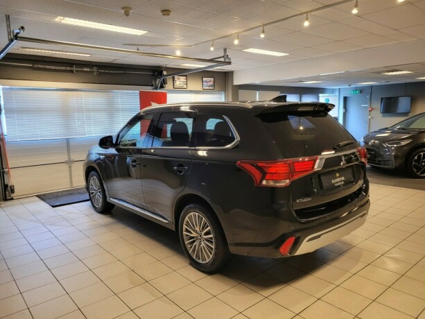 mitsubishi-outlander-elektrisitetbensin-2019-big-6
