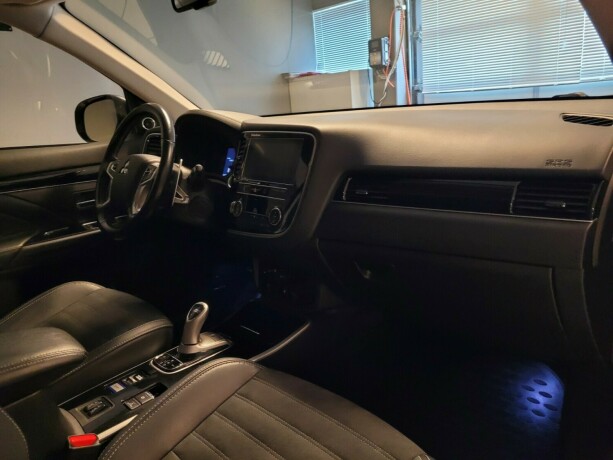 mitsubishi-outlander-elektrisitetbensin-2019-big-13