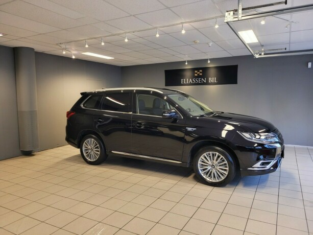 mitsubishi-outlander-elektrisitetbensin-2019-big-2