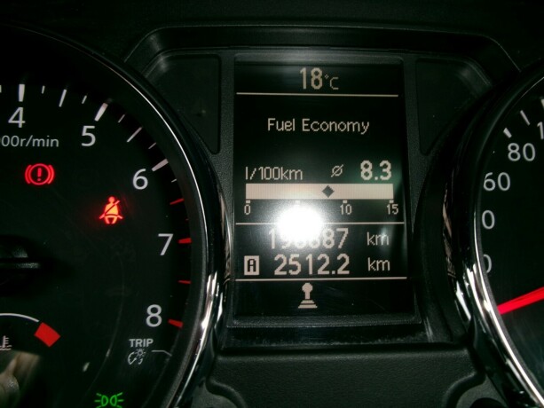 nissan-qashqai-2-bensin-2014-big-9