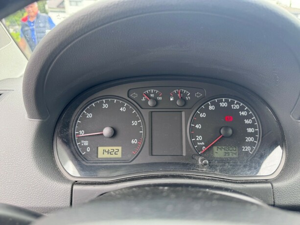 volkswagen-polo-bensin-2003-big-8