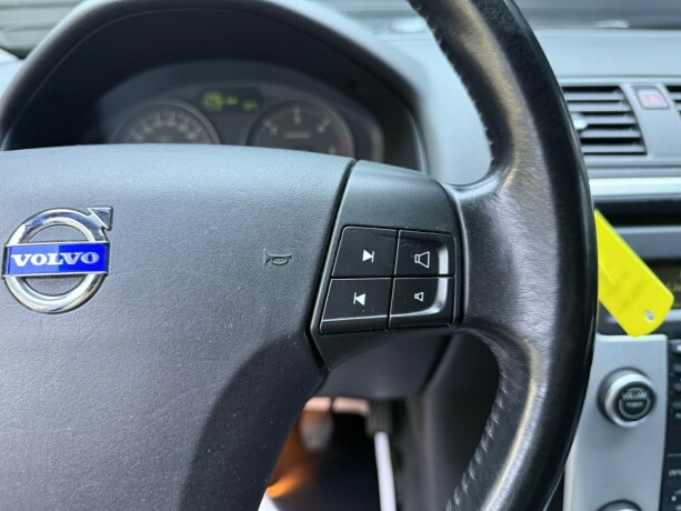 volvo-v50-diesel-2010-big-15