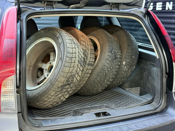 volvo-v50-diesel-2010-big-24