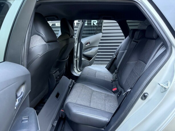 toyota-corolla-elektrisitetbensin-2023-big-29