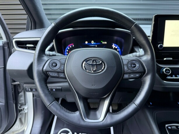 toyota-corolla-elektrisitetbensin-2023-big-13