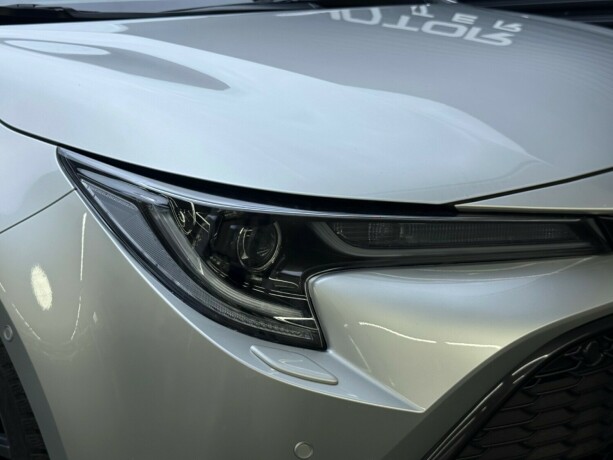 toyota-corolla-elektrisitetbensin-2023-big-4