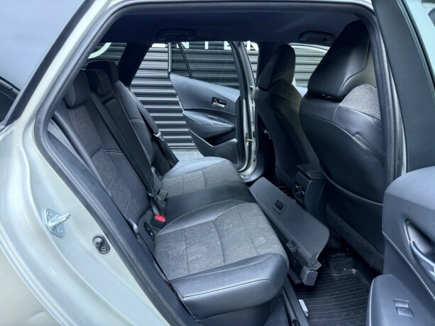 toyota-corolla-elektrisitetbensin-2023-big-30