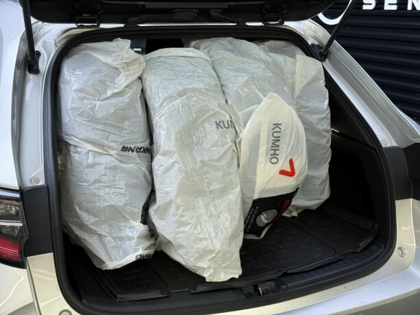 toyota-corolla-elektrisitetbensin-2023-big-31