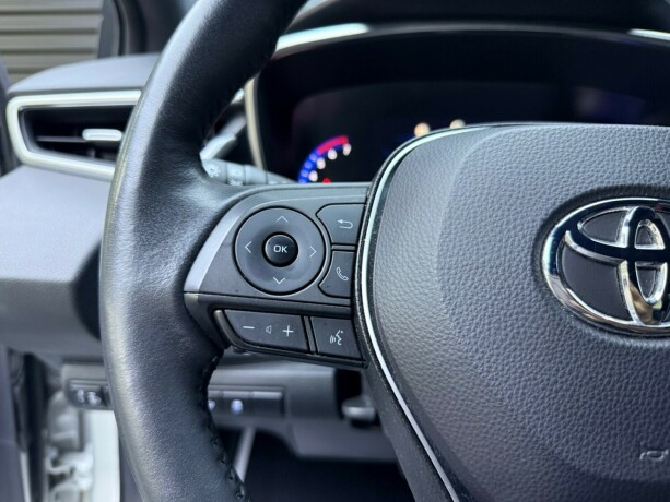 toyota-corolla-elektrisitetbensin-2023-big-14