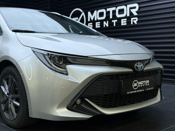 toyota-corolla-elektrisitetbensin-2023-big-2