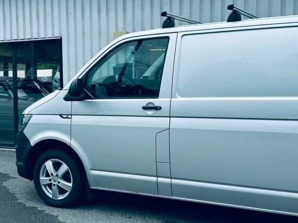 volkswagen-transporter-diesel-2019-big-7