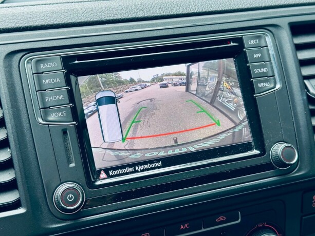 volkswagen-transporter-diesel-2019-big-22