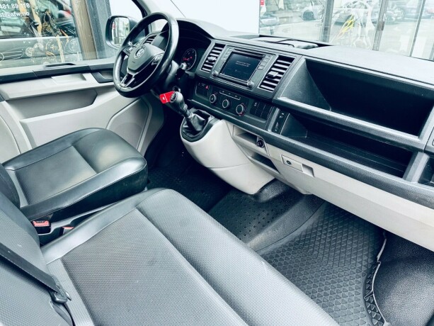 volkswagen-transporter-diesel-2019-big-14