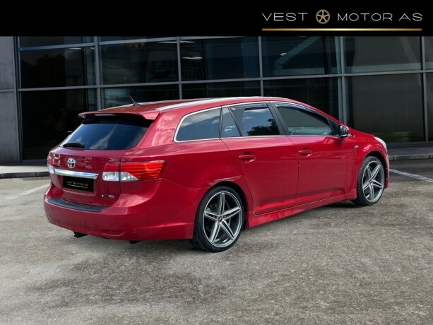 toyota-avensis-diesel-2009-big-7