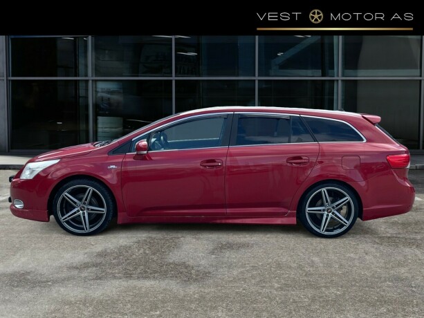 toyota-avensis-diesel-2009-big-3