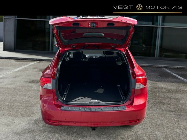 toyota-avensis-diesel-2009-big-6