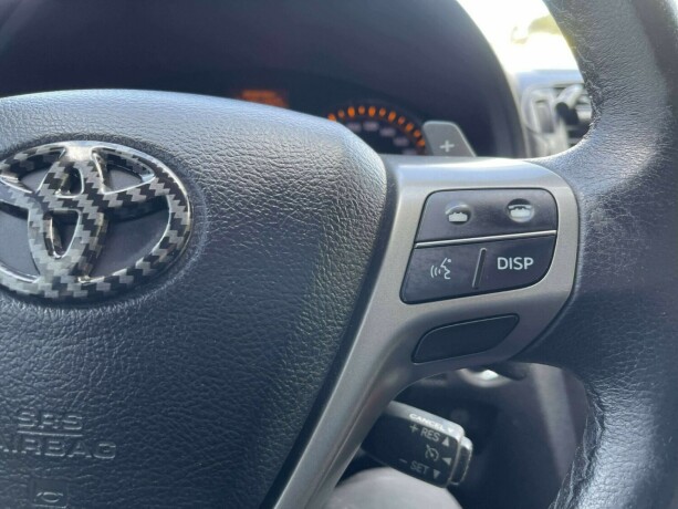 toyota-avensis-diesel-2009-big-19