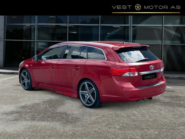 toyota-avensis-diesel-2009-big-4