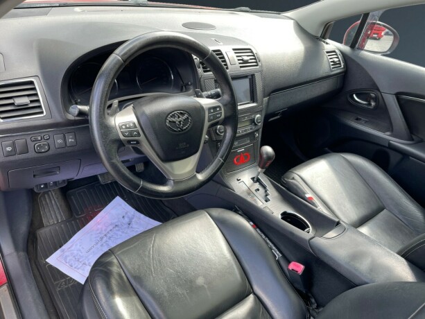 toyota-avensis-diesel-2009-big-10