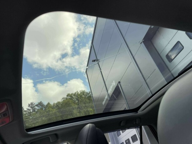 toyota-avensis-diesel-2009-big-24