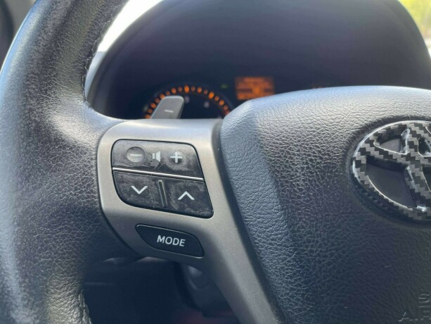 toyota-avensis-diesel-2009-big-18