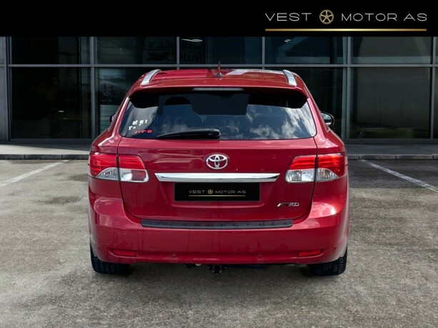 toyota-avensis-diesel-2009-big-5