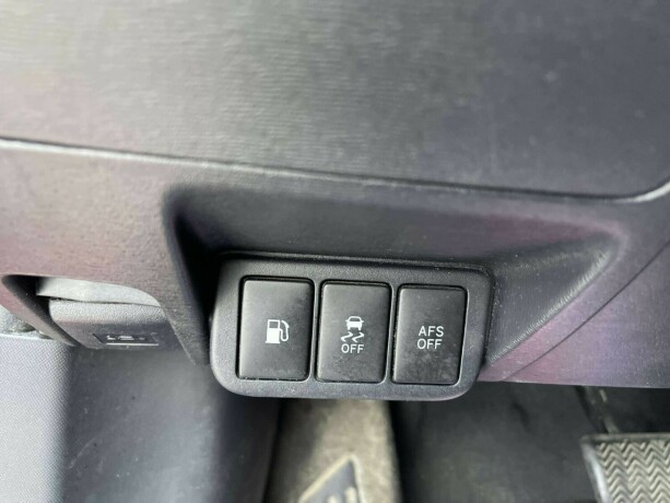 toyota-avensis-diesel-2009-big-23