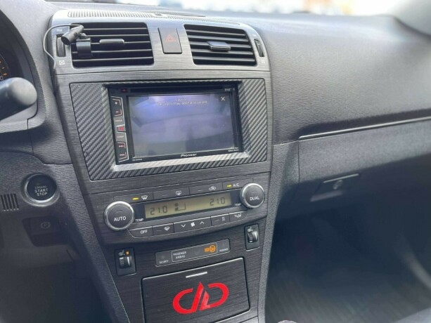 toyota-avensis-diesel-2009-big-21