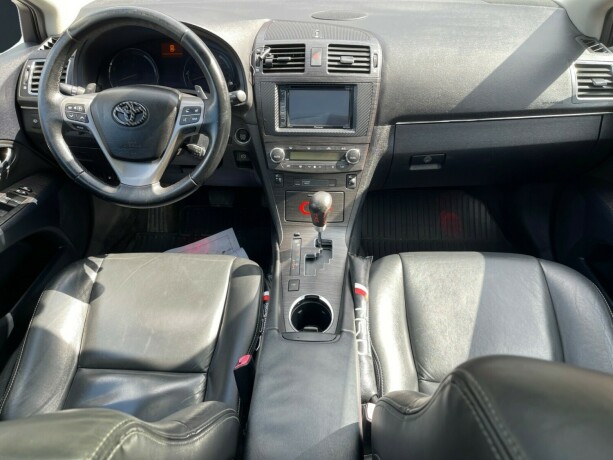 toyota-avensis-diesel-2009-big-14
