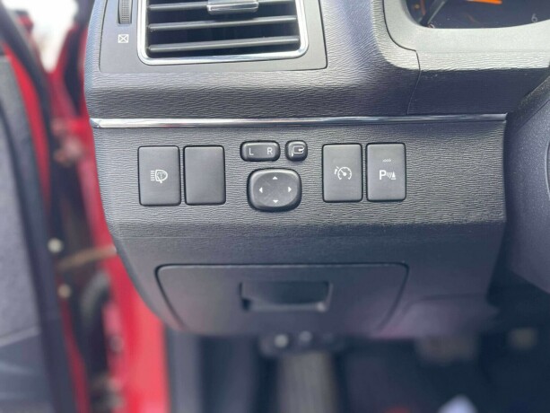 toyota-avensis-diesel-2009-big-20