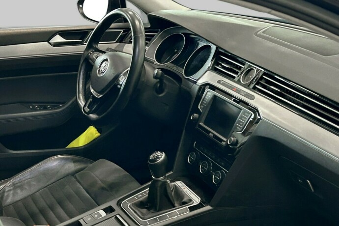 volkswagen-passat-diesel-2016-big-8