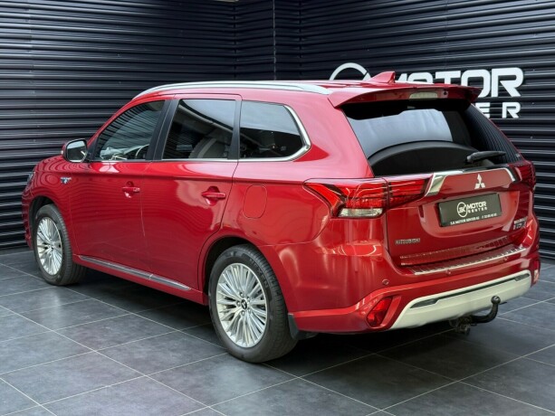 mitsubishi-outlander-elektrisitetbensin-2019-big-2