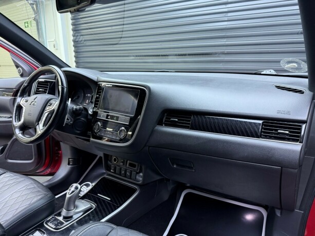 mitsubishi-outlander-elektrisitetbensin-2019-big-12