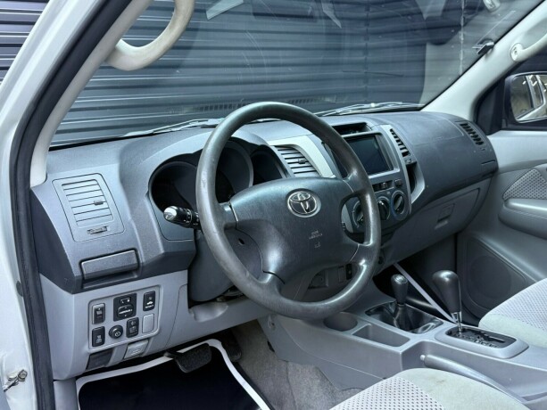 toyota-hilux-diesel-2008-big-10
