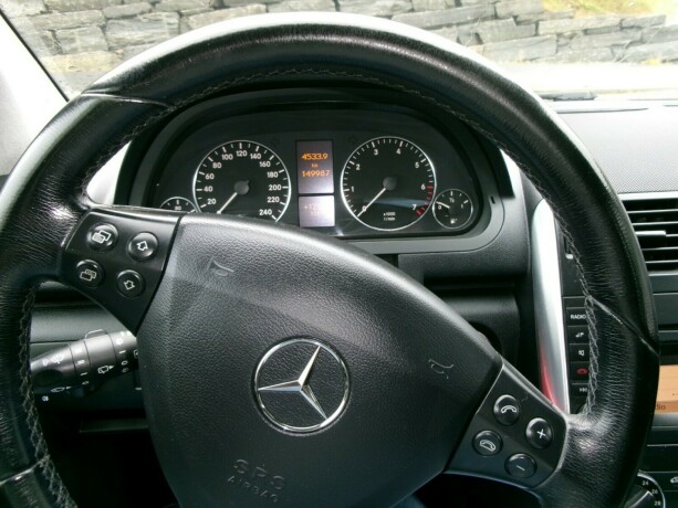 mercedes-benz-a-klasse-bensin-2009-big-11